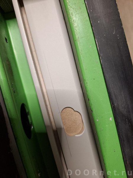 попадаю в край разметки,  в моем случае это ~4,8мм. от верхней удаленной точки уплотнителя с нужным переворотом ответки