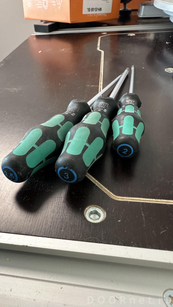 Размеры на тыльной стороне